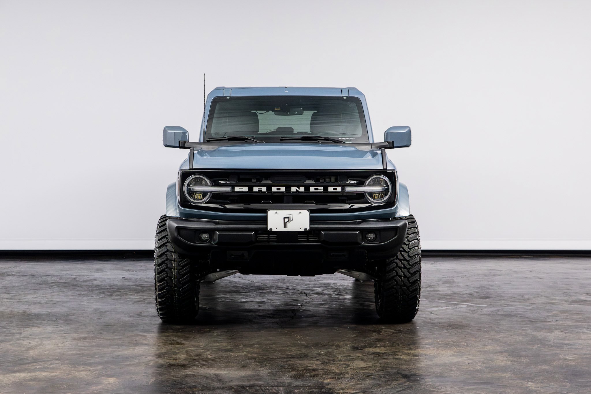 Used 2025 Ford Bronco Outer Banks AWD/4WD image 2