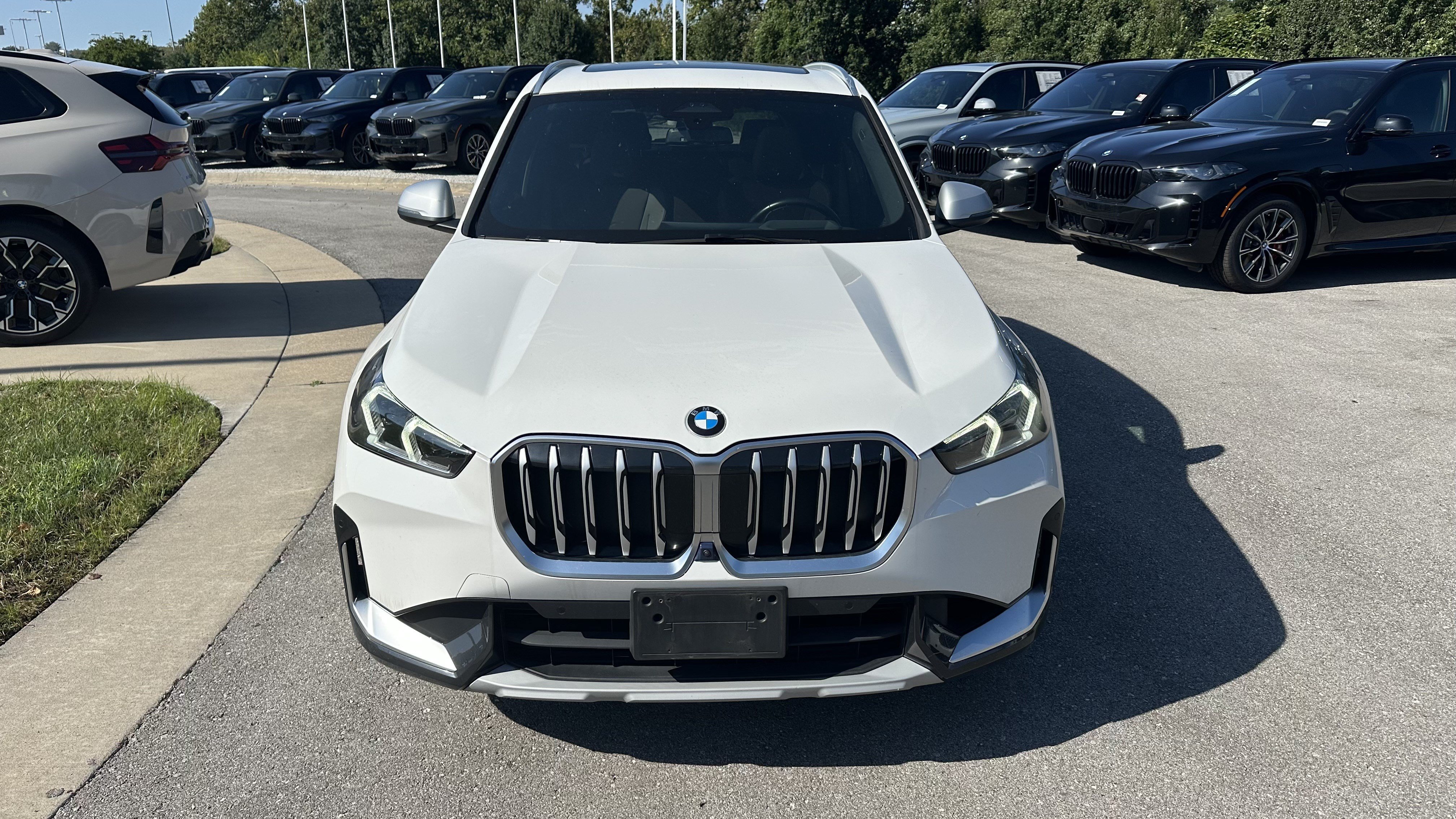 Certified 2023 BMW X1 xDrive28i w/ Premium Package AWD/4WD image 3