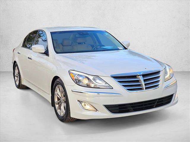 Used 2012 Hyundai Genesis 3.8 RWD image 3
