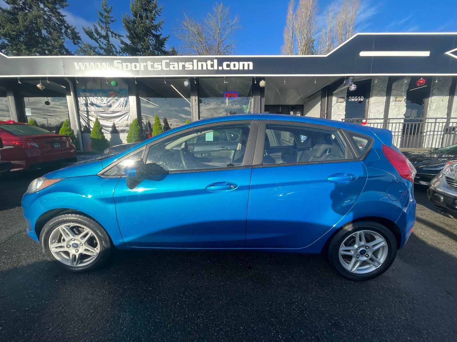 Used 2017 Ford Fiesta SE image 2