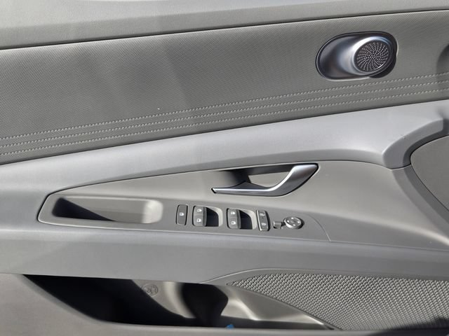 New 2026 Hyundai Elantra SE FWD image 14