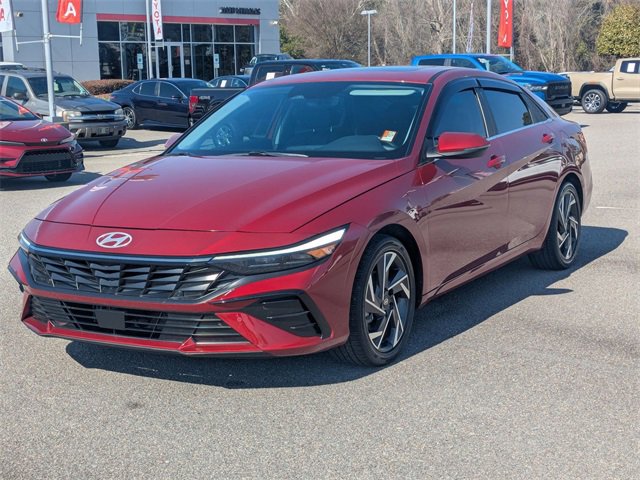 Used 2024 Hyundai Elantra Limited image 7