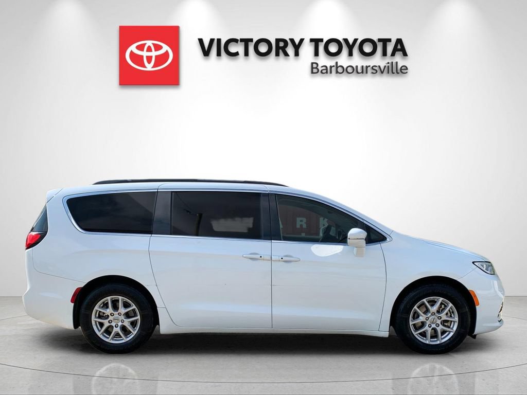 Used 2022 Chrysler Pacifica Touring-L FWD image 6