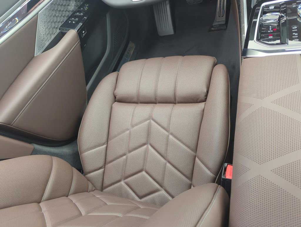 New 2025 BMW 760i xDrive w/ Executive Package image 26