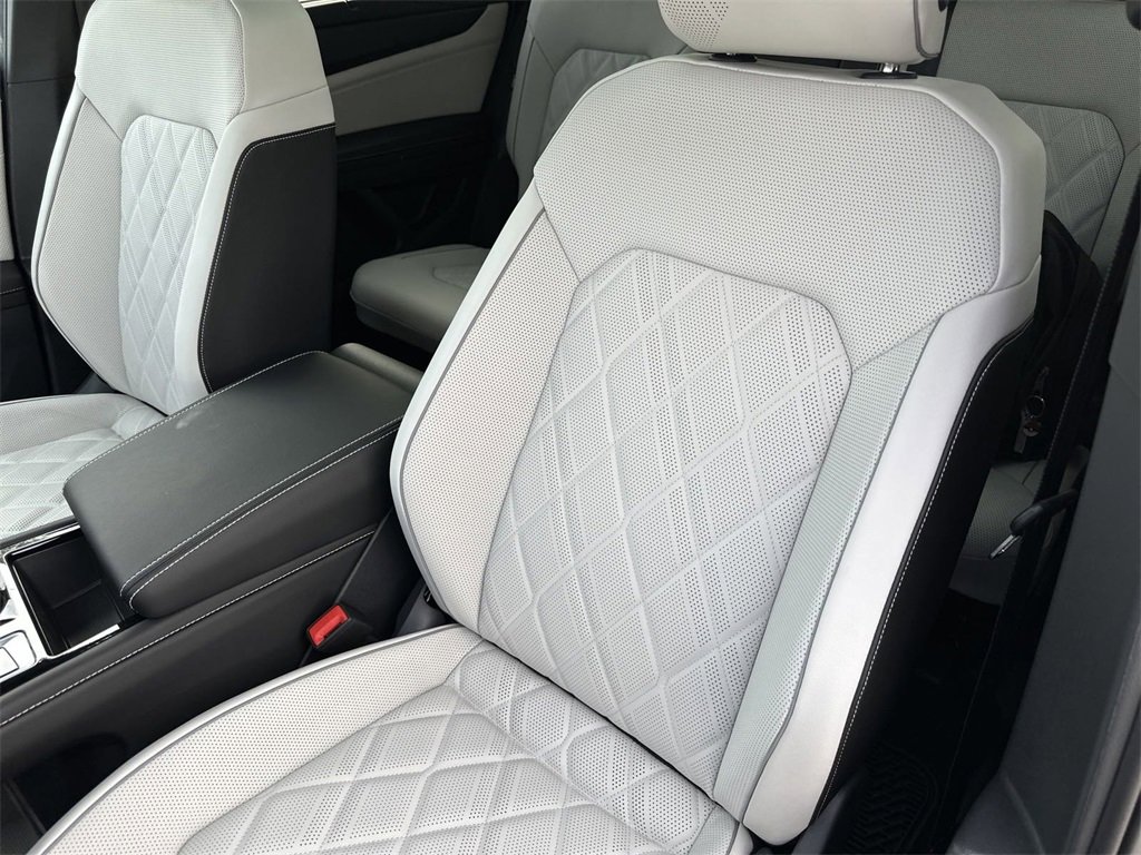 New 2025 Volkswagen Atlas Cross Sport SEL Premium R-Line image 29