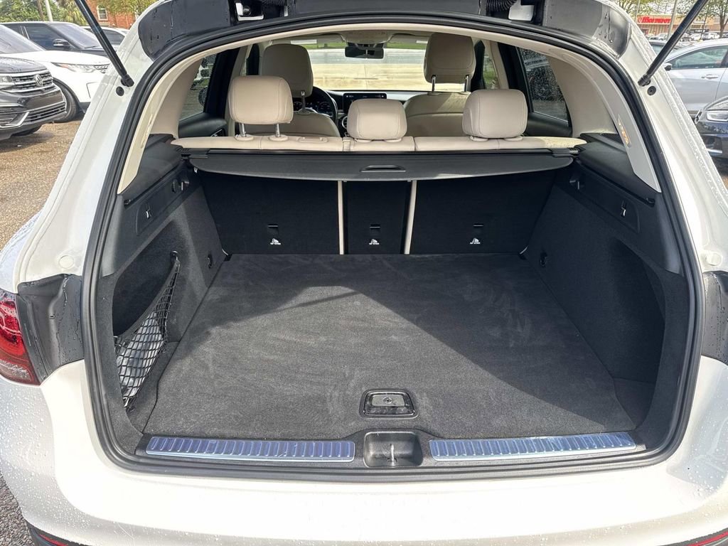 Used 2022 Mercedes-Benz GLC 300 image 9