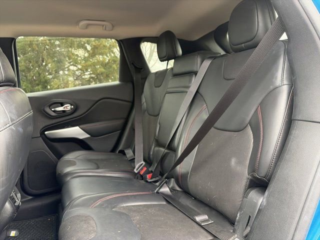 Used 2018 Jeep Cherokee Trailhawk image 13