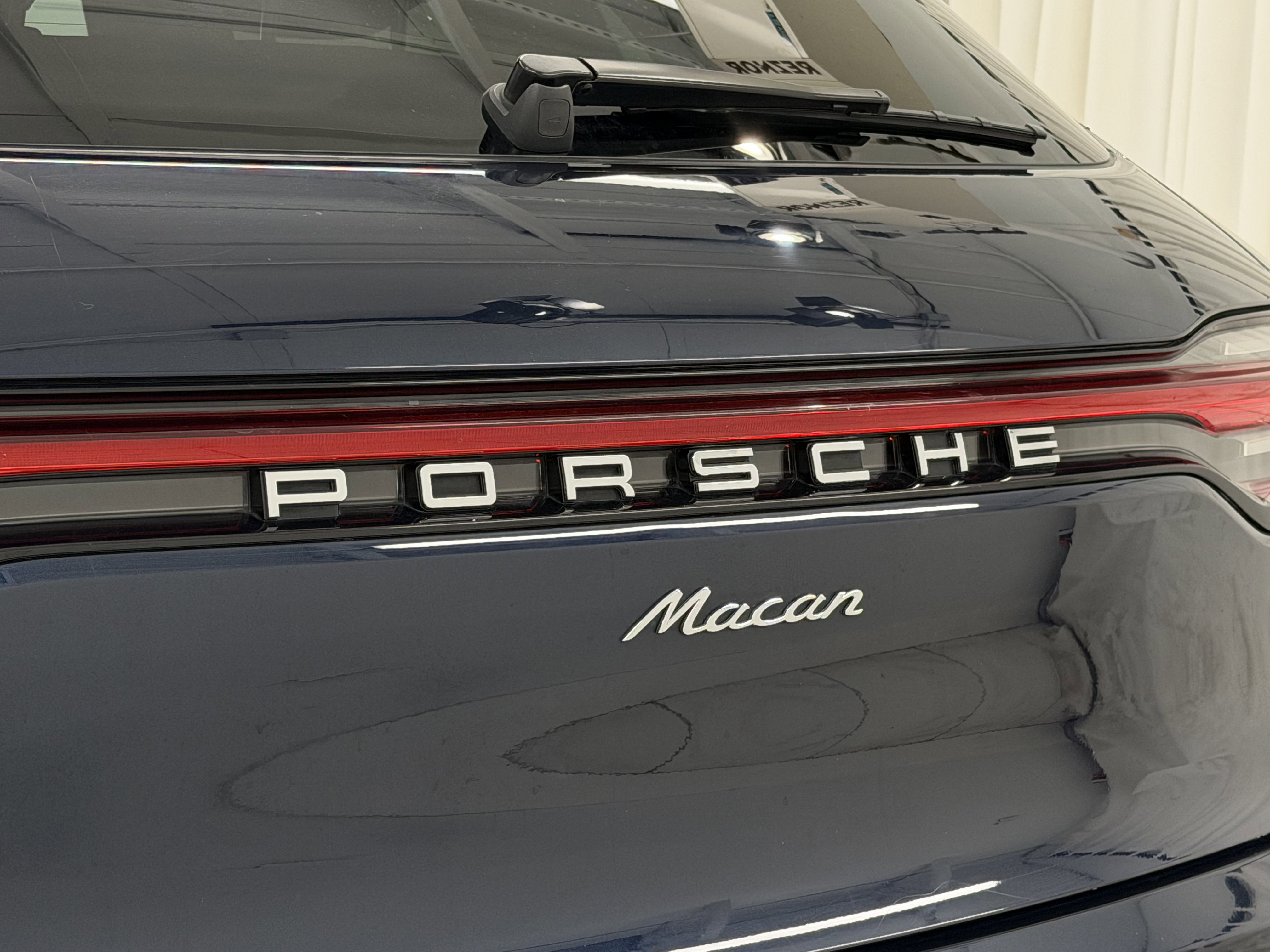 Certified 2022 Porsche Macan image 60