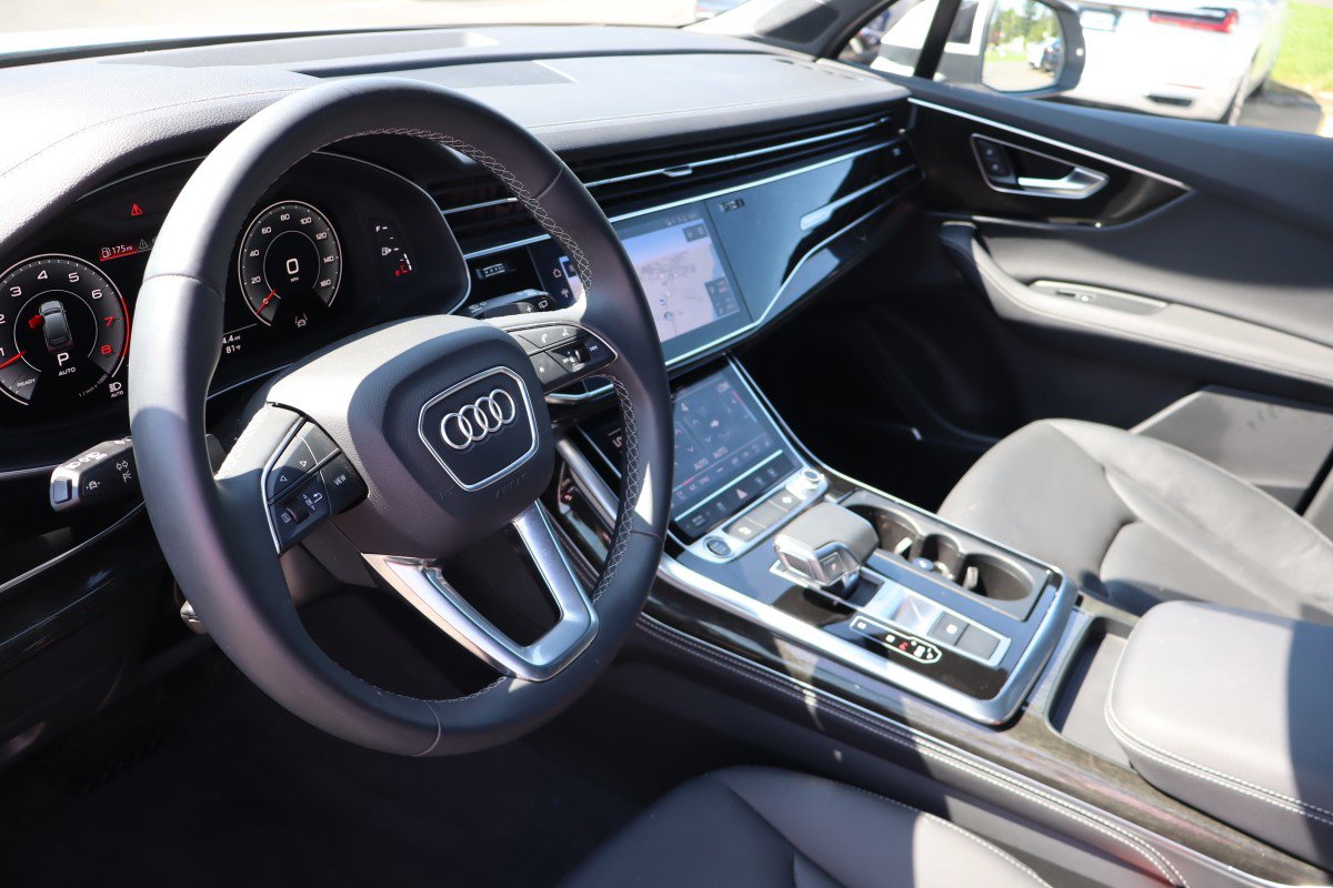 Used 2025 Audi Q7 3.0T Premium Plus w/ Premium Plus Package image 9