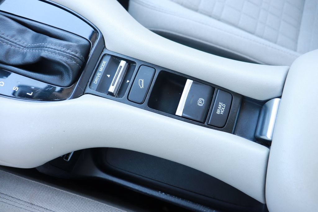 Used 2023 Honda HR-V LX image 18