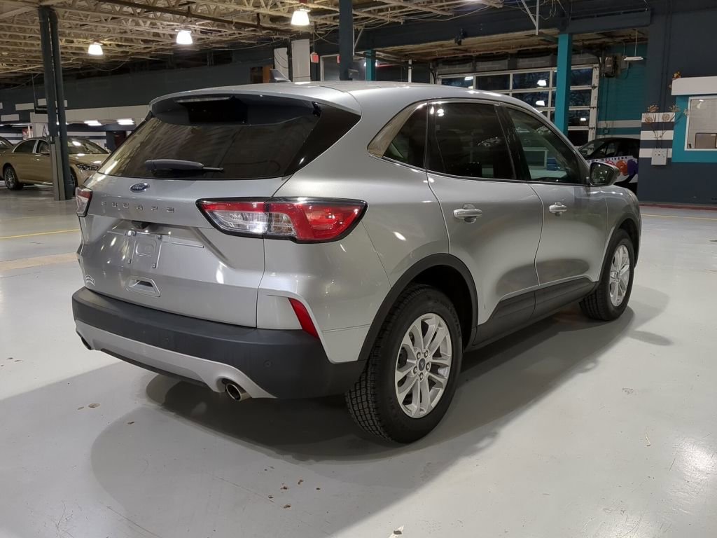 Used 2022 Ford Escape SE w/ Cold Weather Package image 5