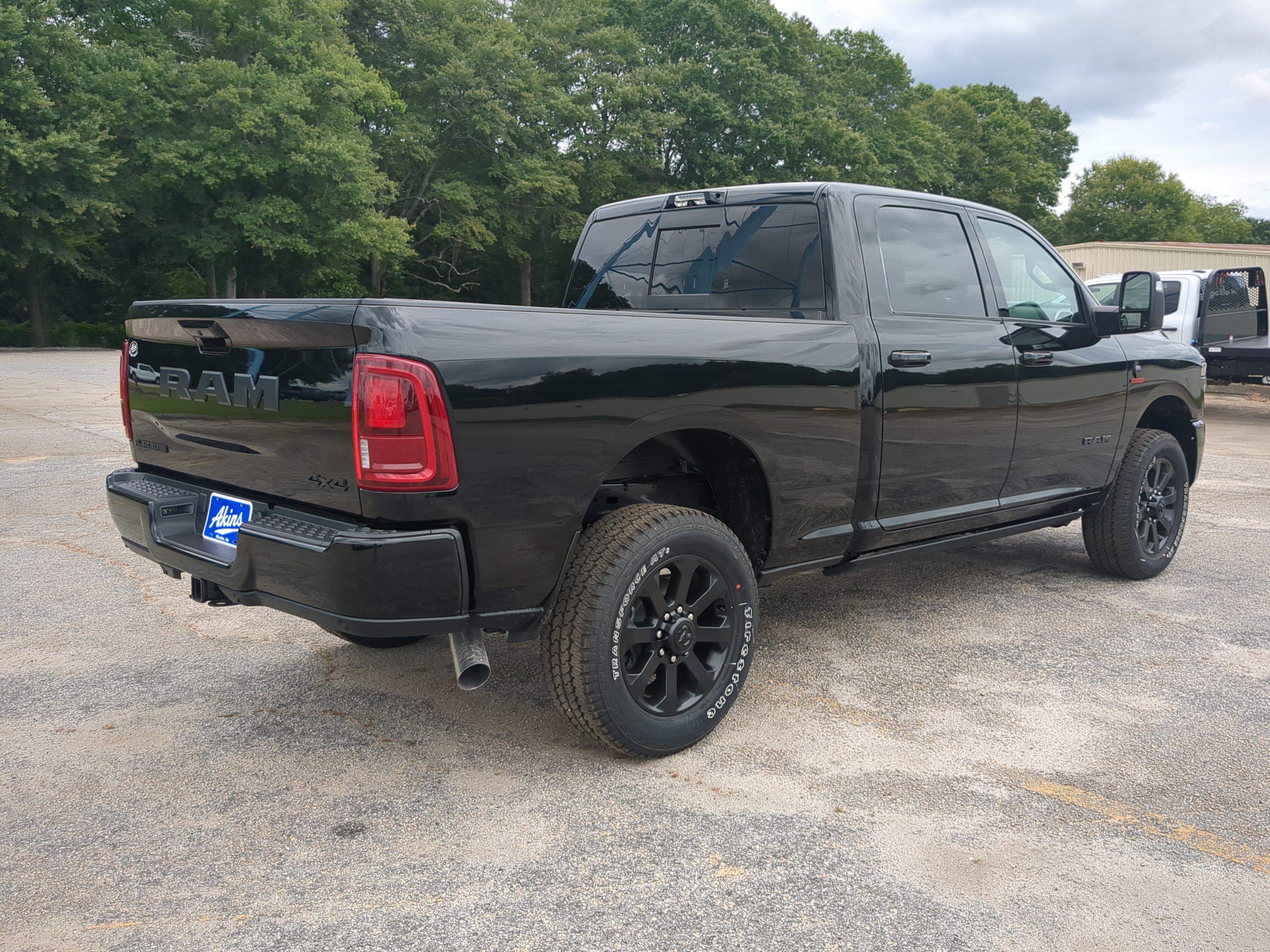 New 2026 RAM 2500 Laramie AWD/4WD image 4
