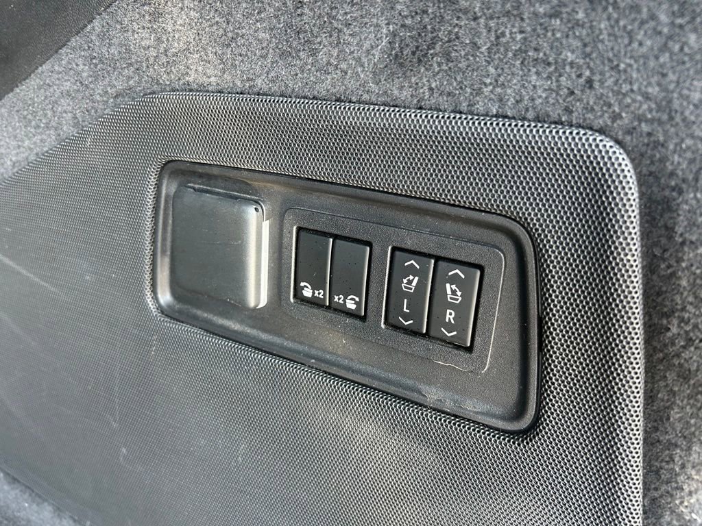 Used 2022 Cadillac Escalade ESV Sport Platinum image 48