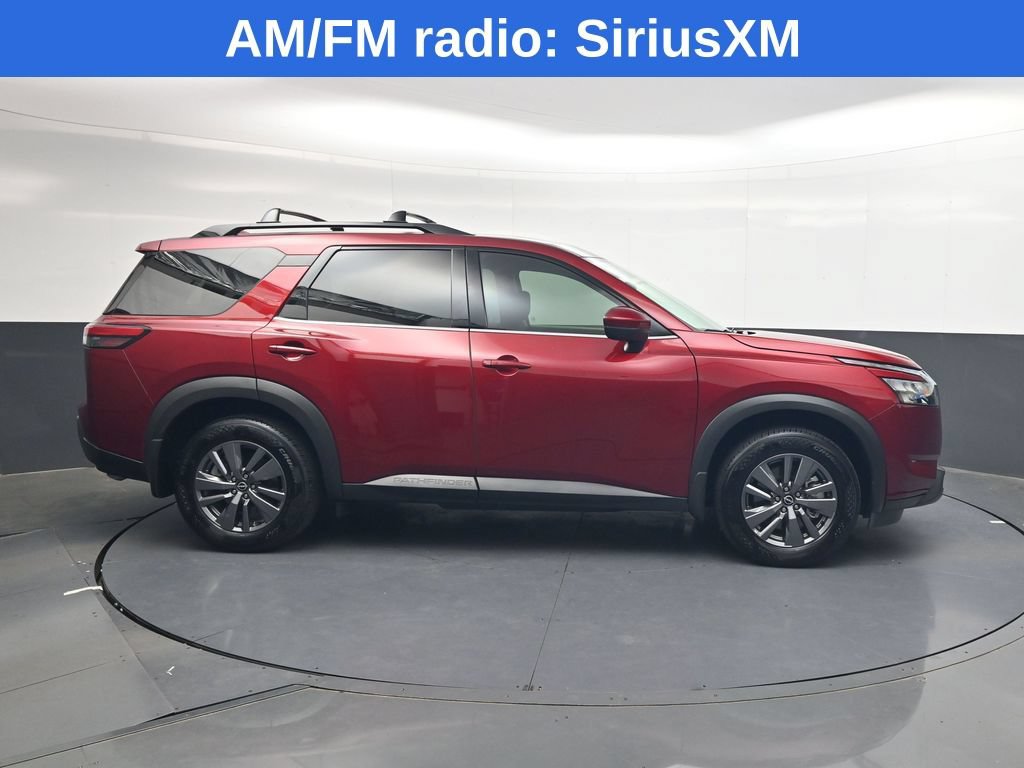 Used 2025 Nissan Pathfinder SV w/ SV Premium Package AWD/4WD image 3