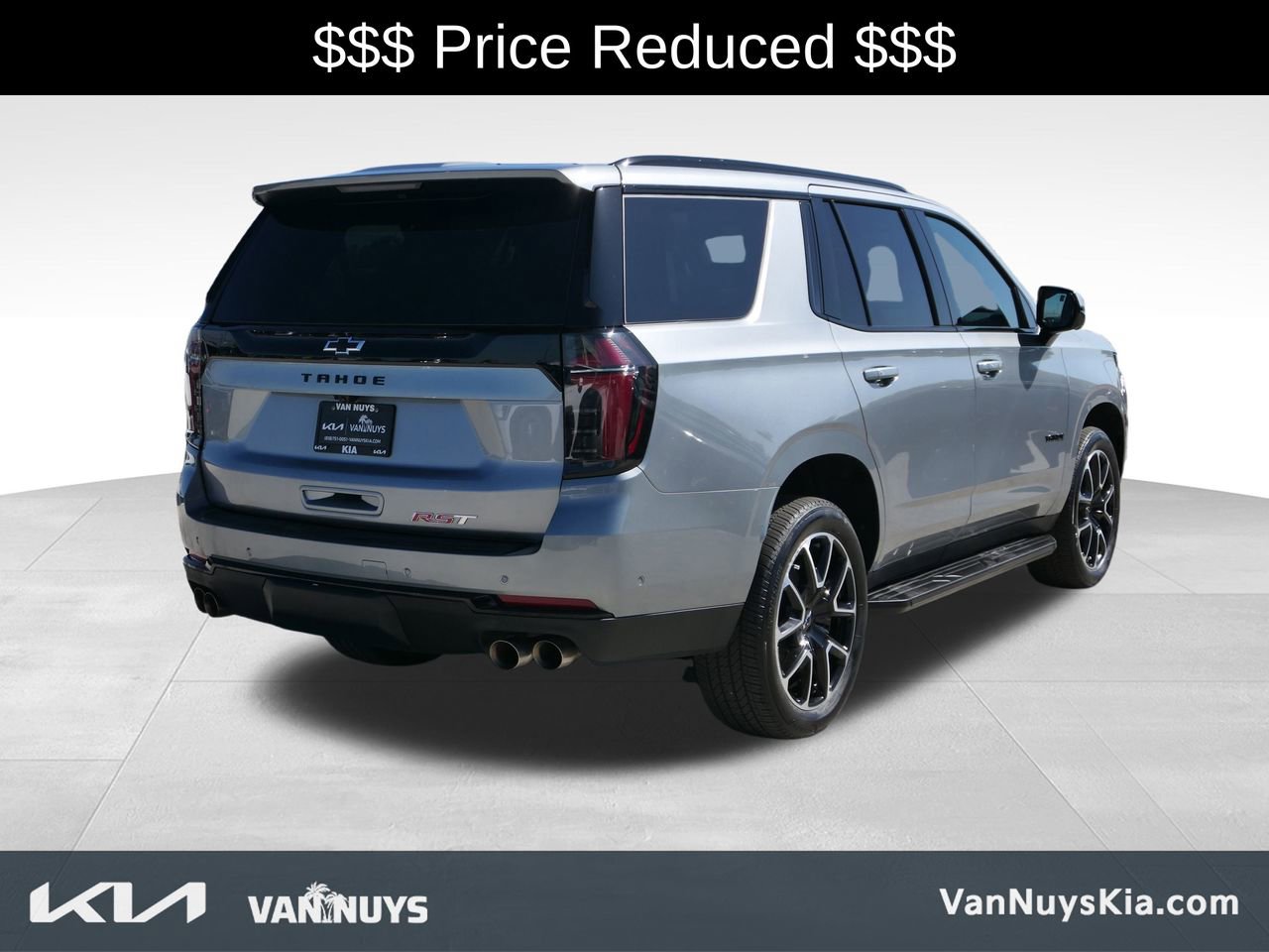 Used 2025 Chevrolet Tahoe RST image 3