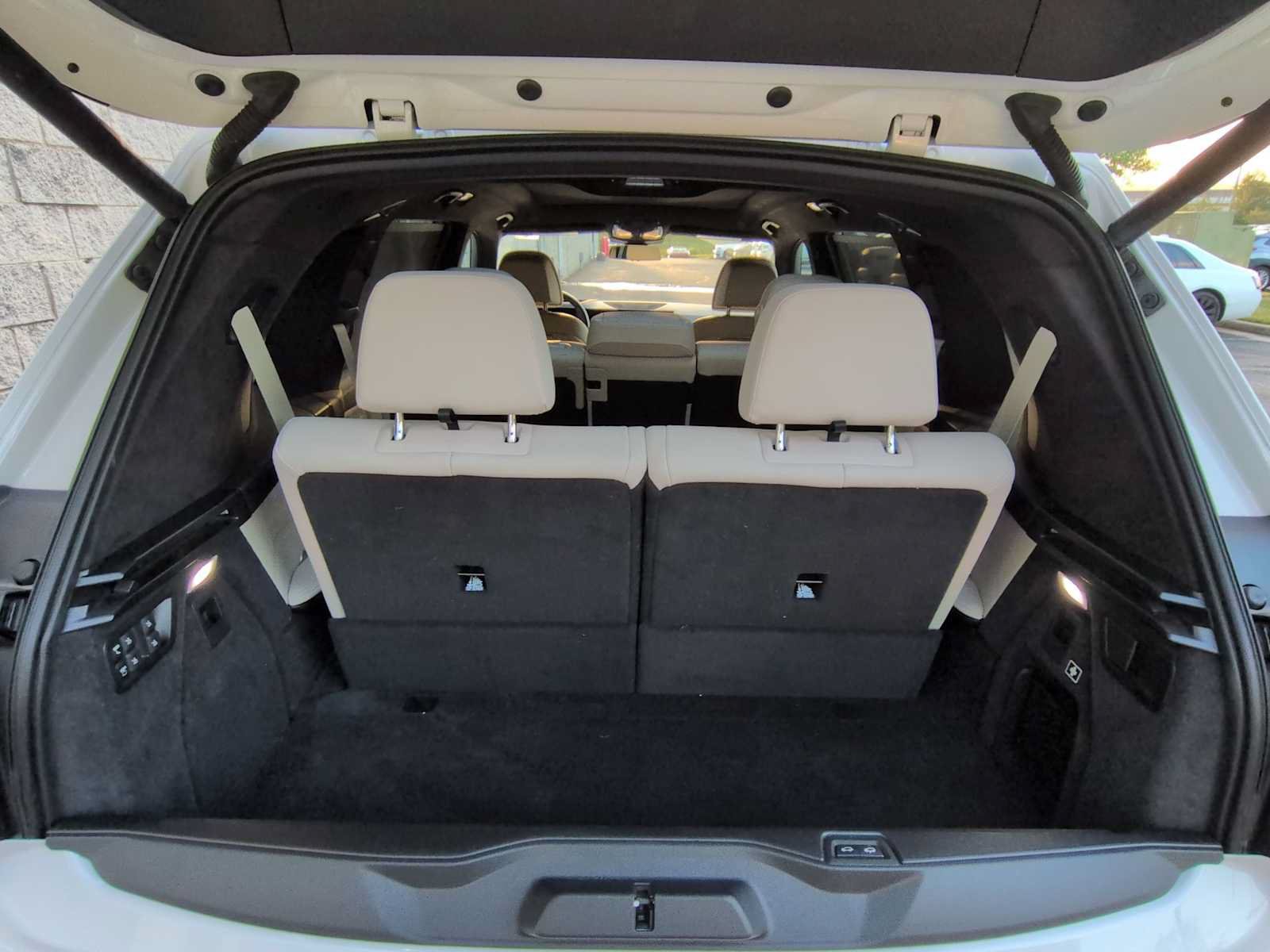 Used 2024 BMW X7 M60i w/ Executive Package AWD/4WD image 37
