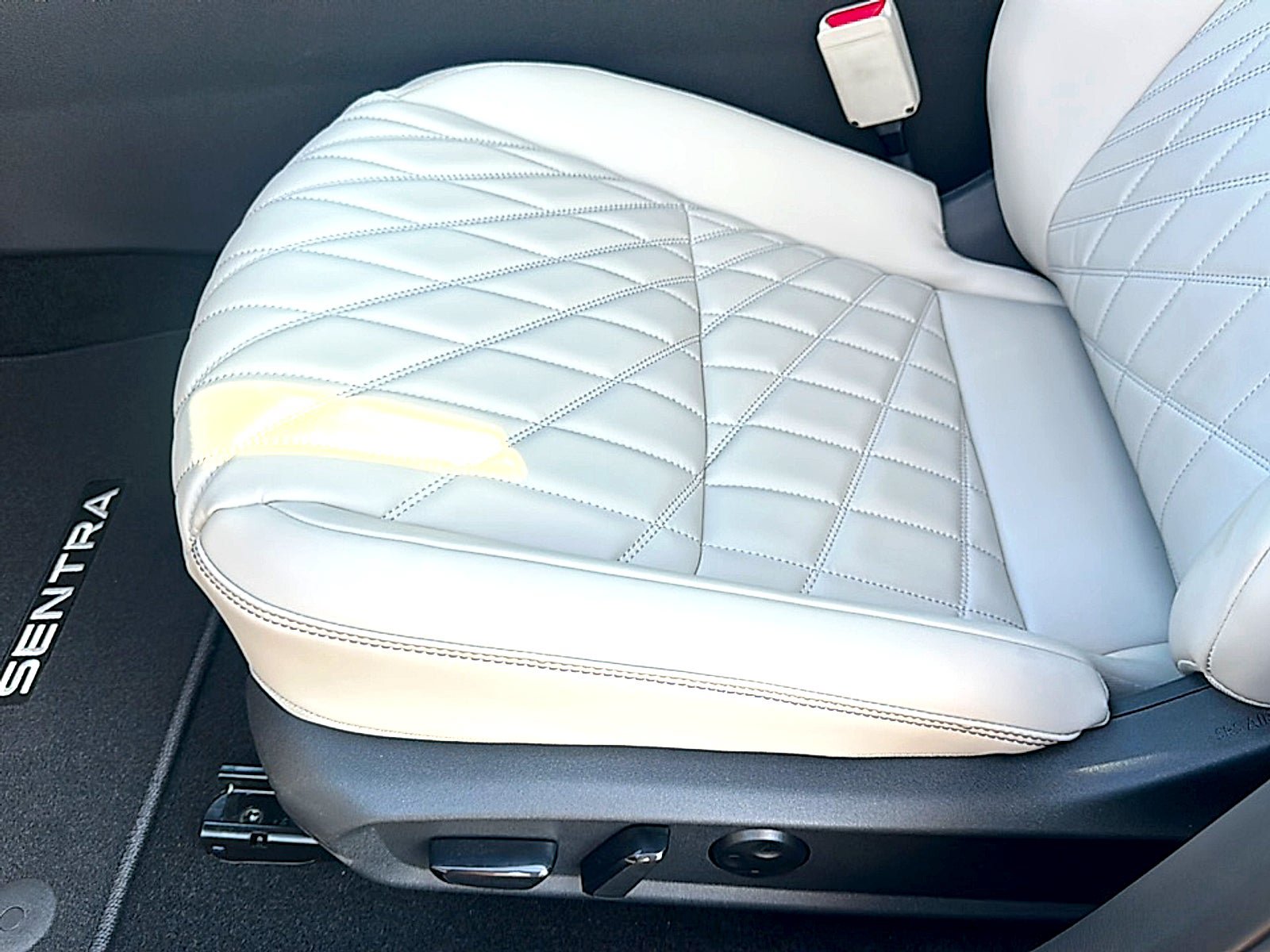 New 2027 Nissan Sentra SL w/ Floor Mat Package FWD image 12