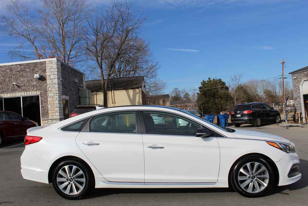 Used 2017 Hyundai Sonata Sport w/ Value Edition Package 02 image 4