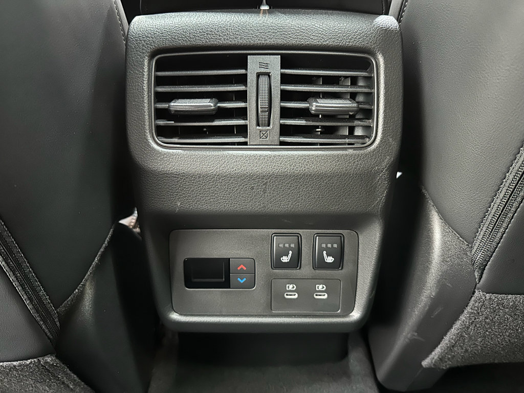 Used 2026 Nissan Rogue Platinum w/ Platinum Premium Package image 31