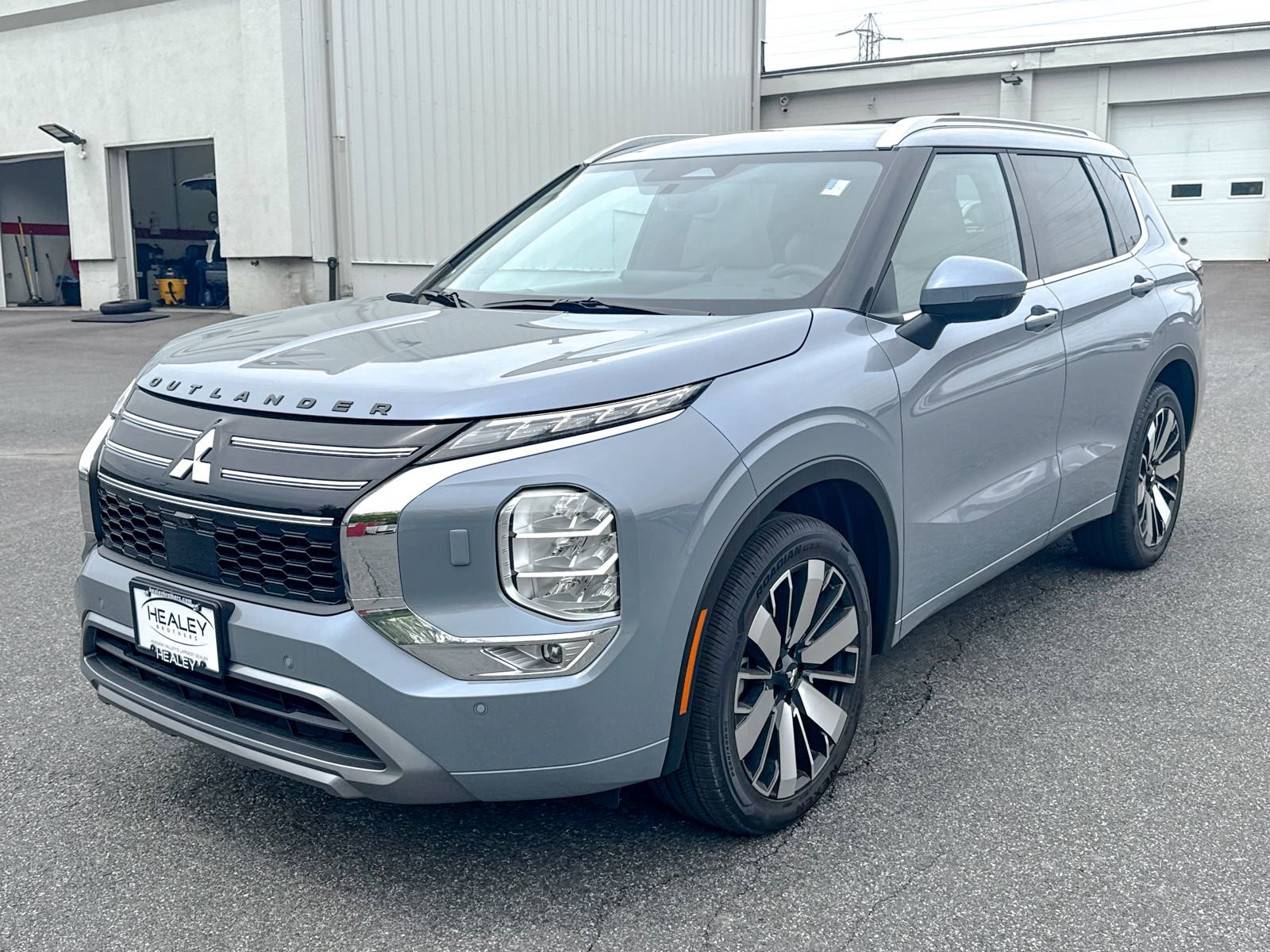 New 2026 Mitsubishi Outlander SEL AWD/4WD image 3