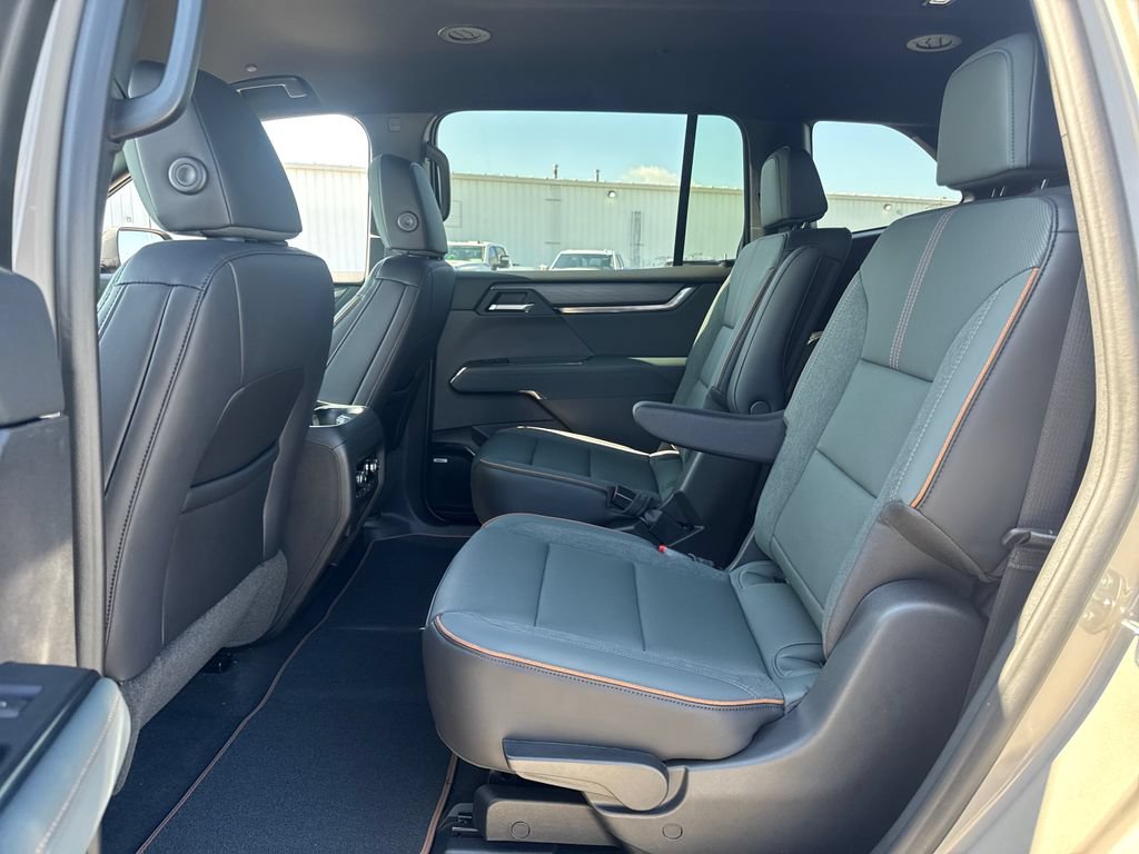 New 2026 GMC Acadia AT4 w/ Luxury Package AWD/4WD image 12