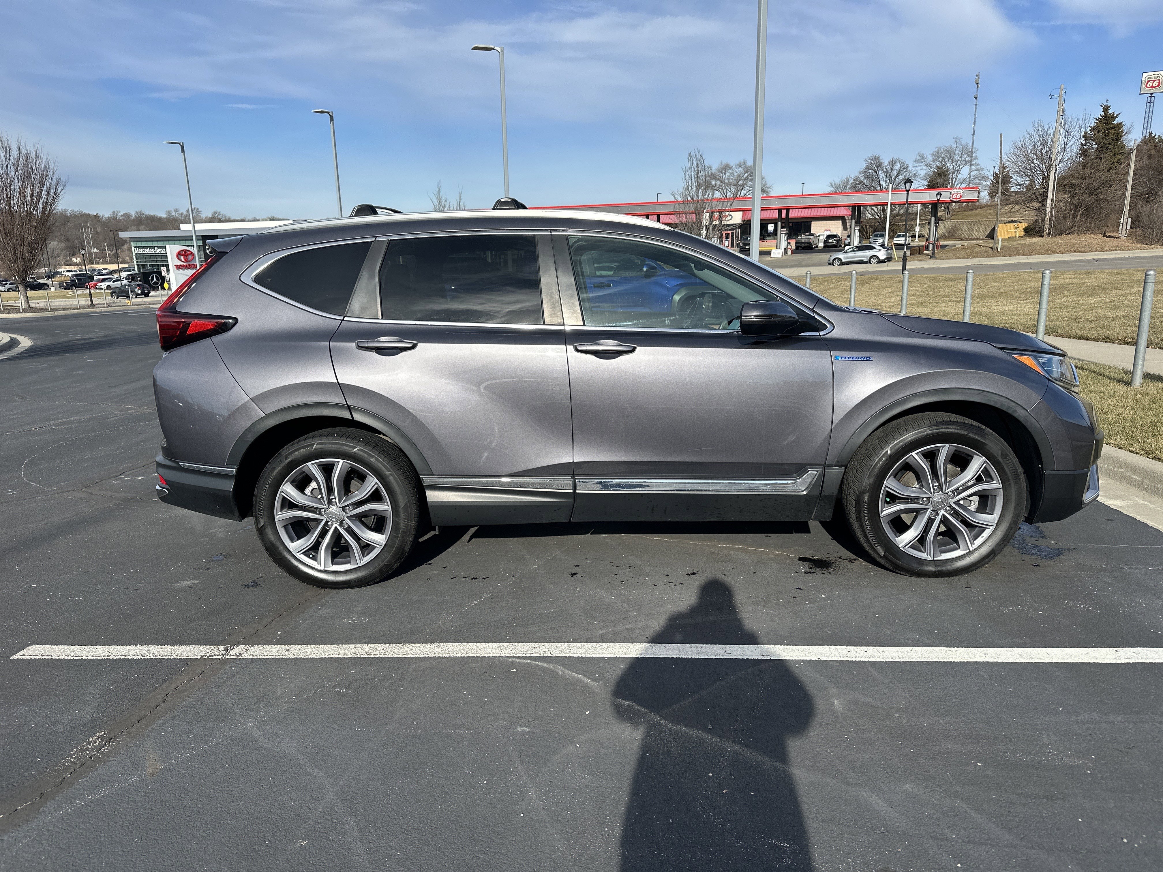 Used 2020 Honda CR-V Touring image 2