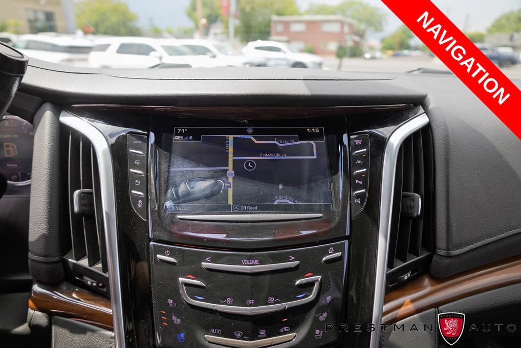 Used 2020 Cadillac Escalade Premium Luxury AWD/4WD image 13