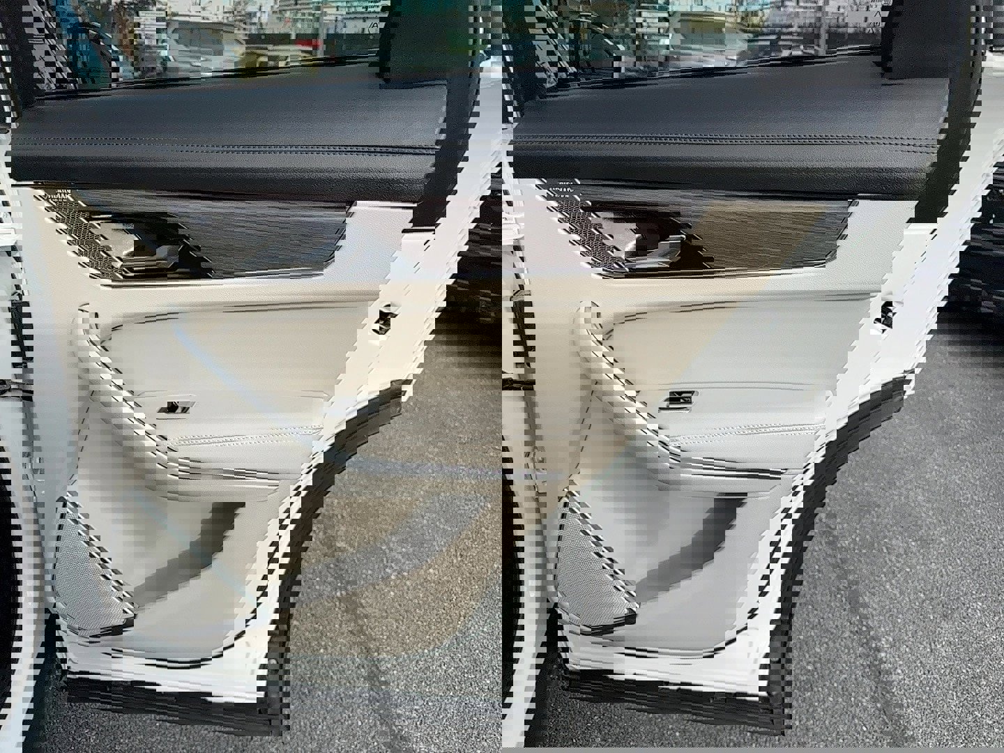 Used 2022 Jaguar F-PACE S image 31