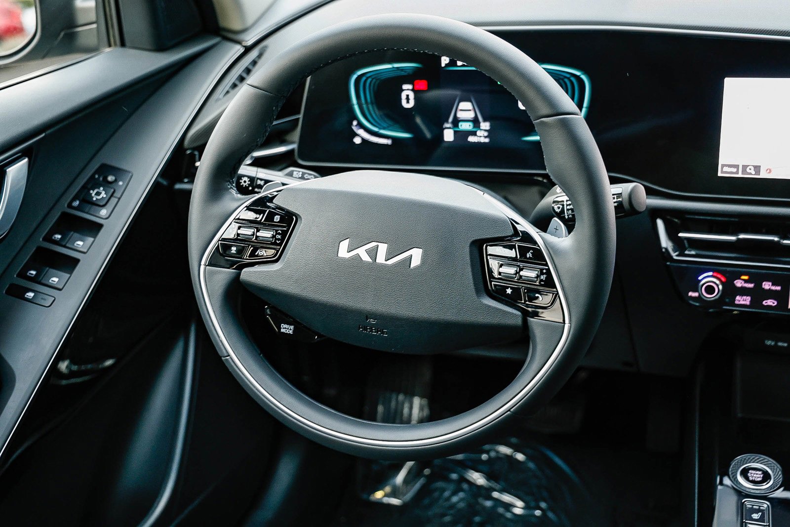 Used 2023 Kia Niro EX image 14