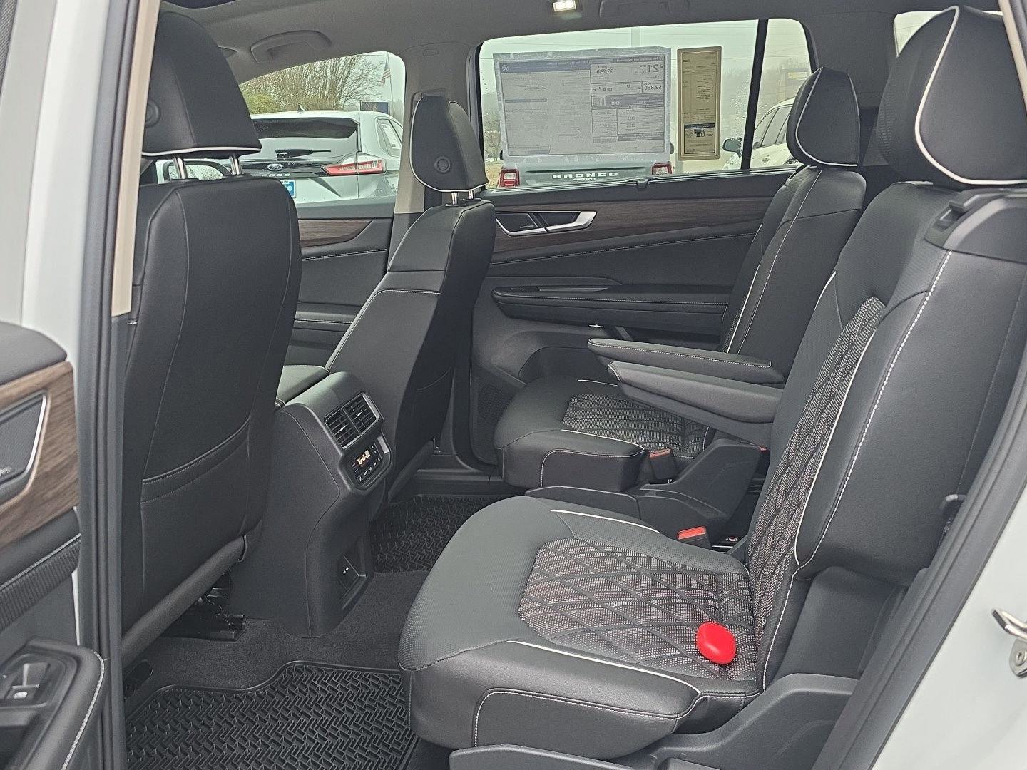 New 2026 Volkswagen Atlas SEL Premium R-Line image 9