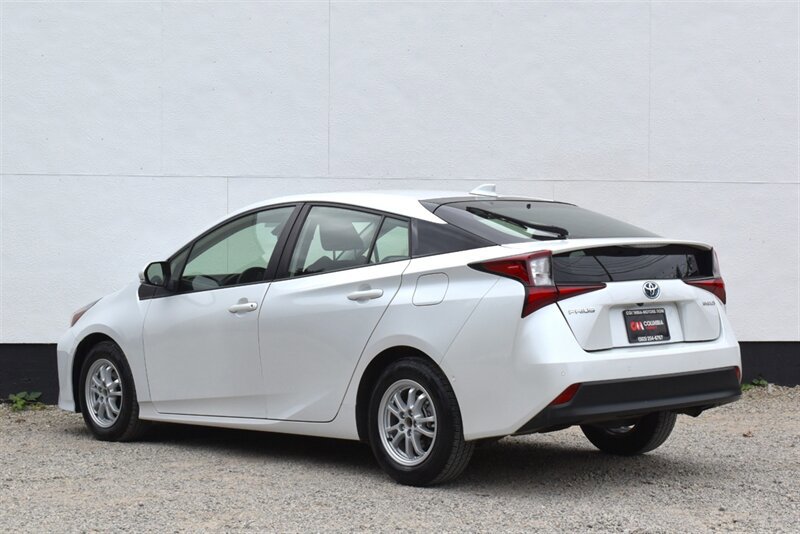 Used 2022 Toyota Prius LE FWD image 2
