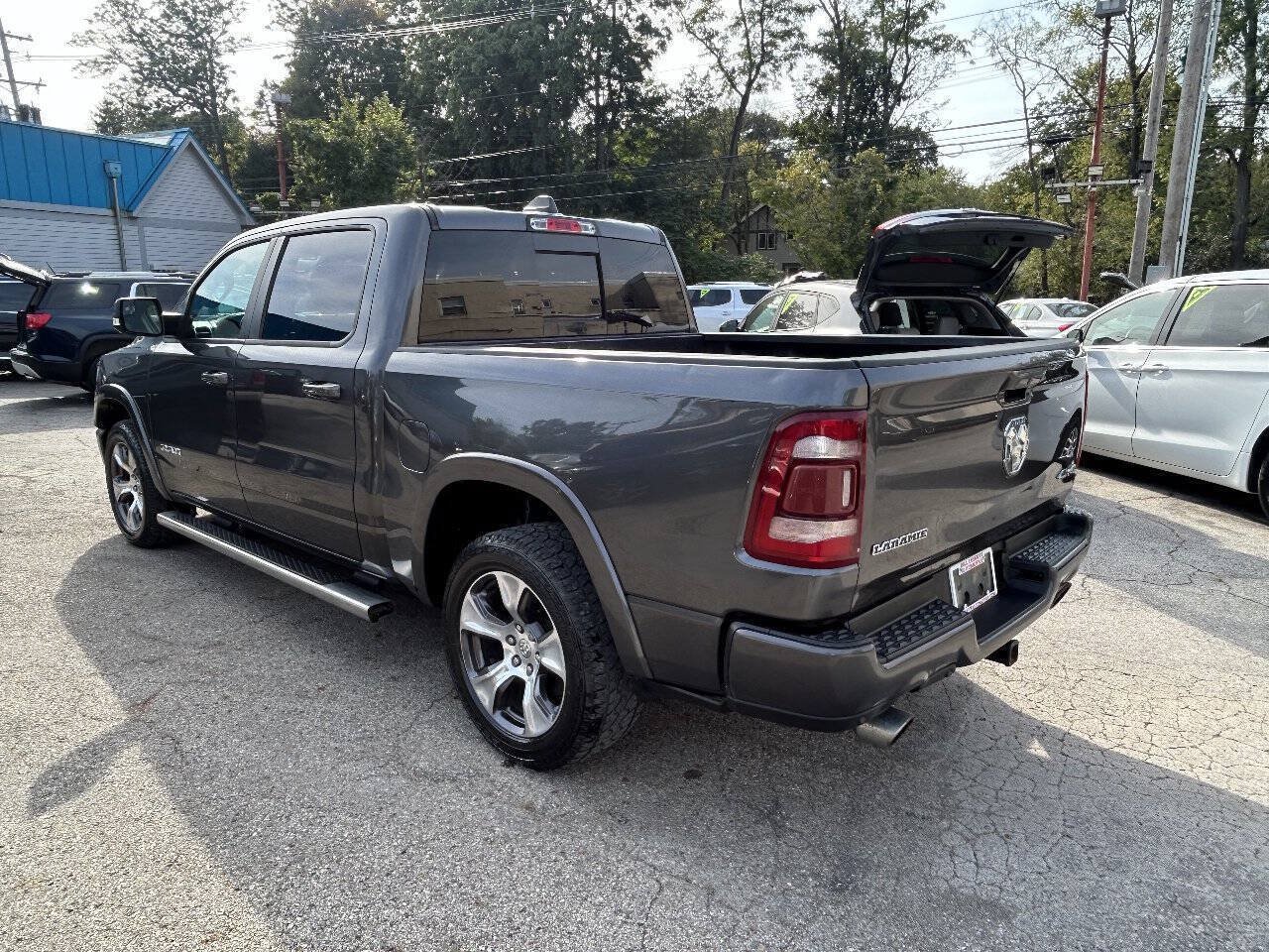 Used 2019 RAM 1500 Laramie w/ Sport Appearance Package AWD/4WD image 9