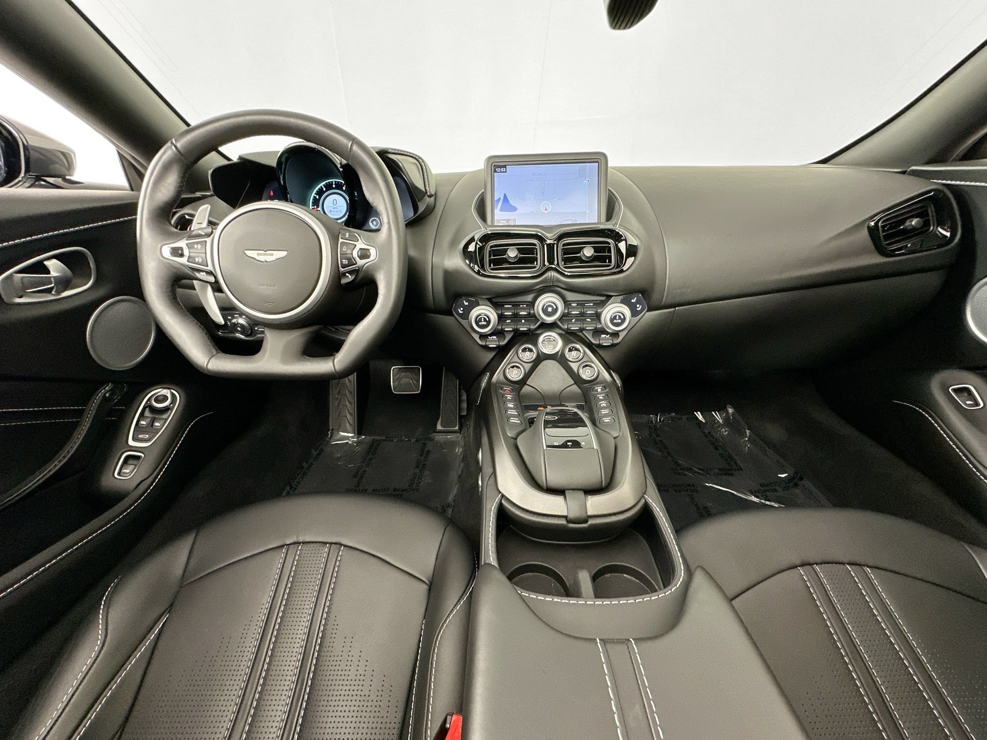 Used 2021 Aston Martin V8 Vantage Roadster RWD image 25