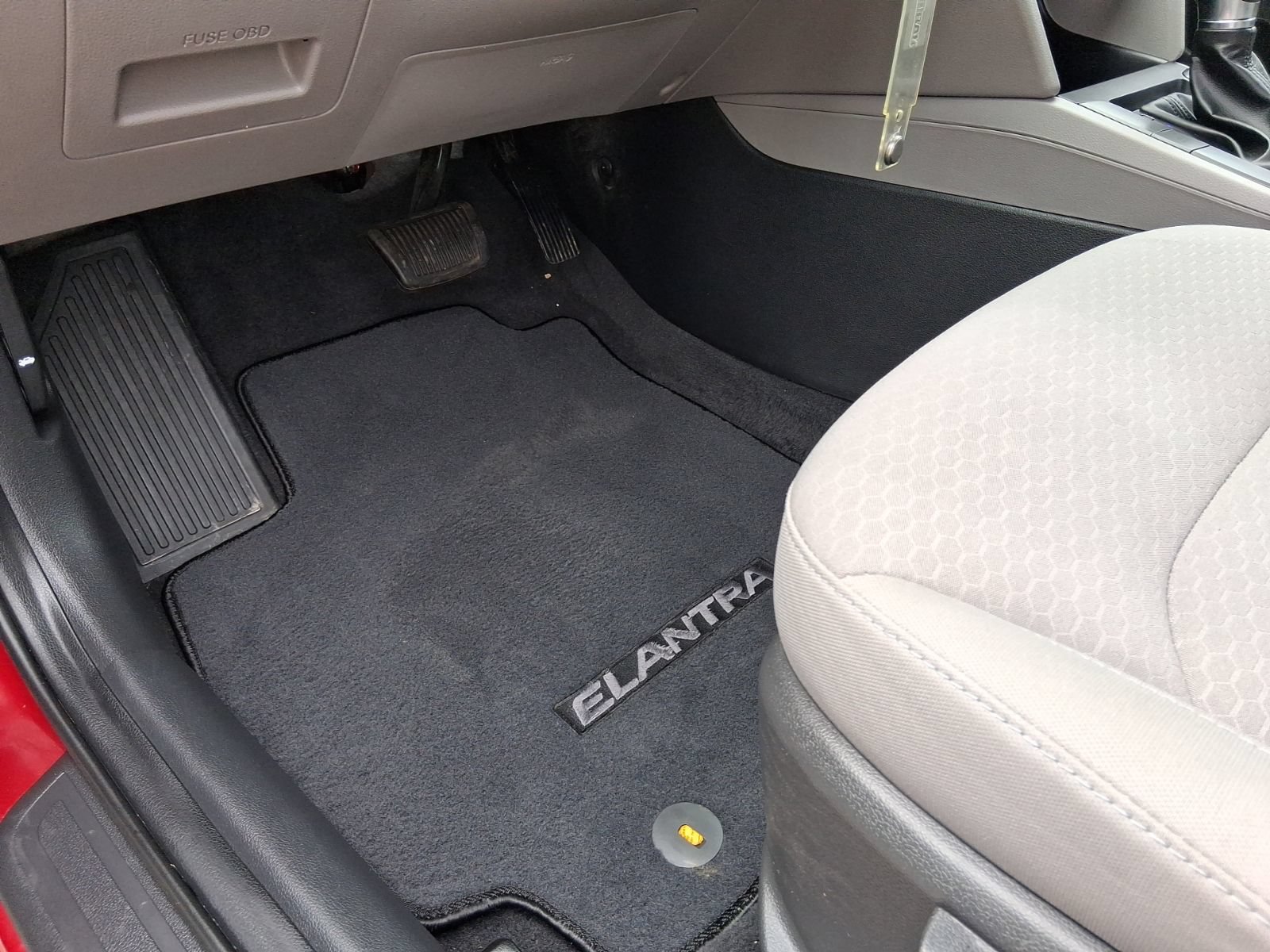 Used 2020 Hyundai Elantra SE FWD image 6