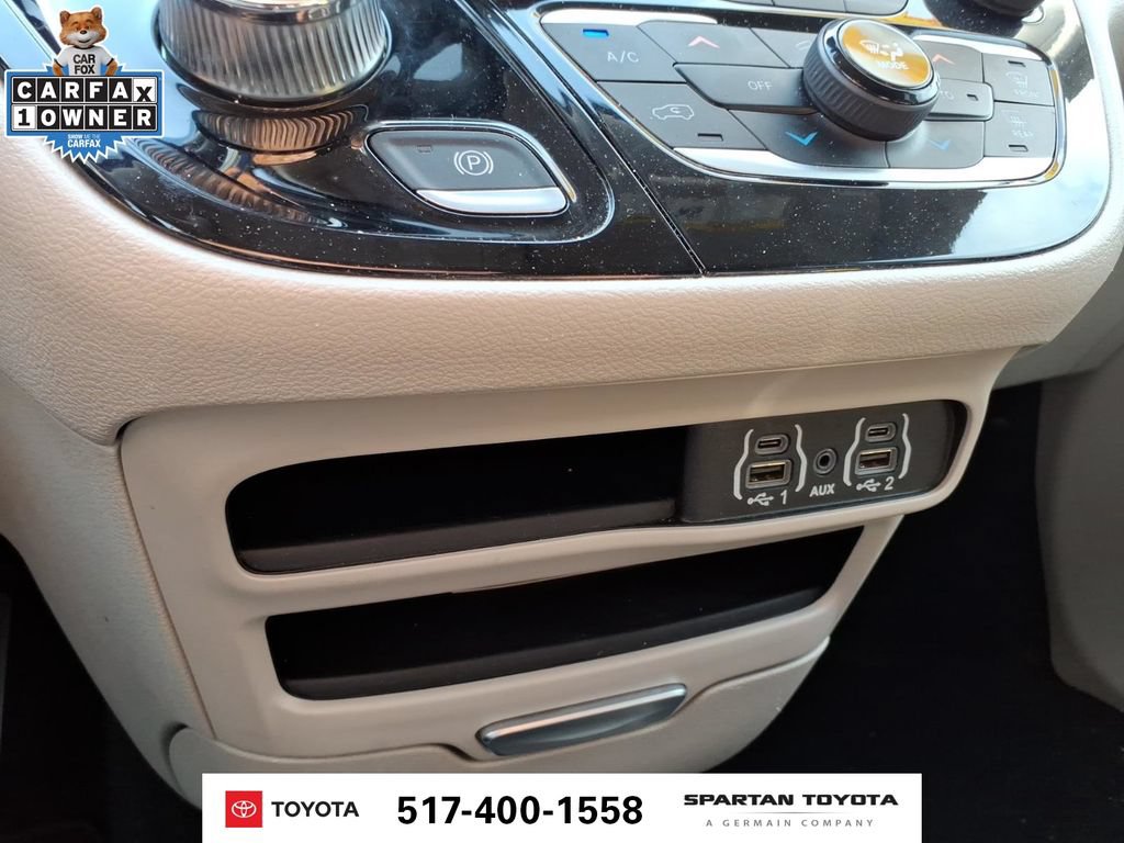 Used 2024 Chrysler Pacifica Touring-L FWD image 23