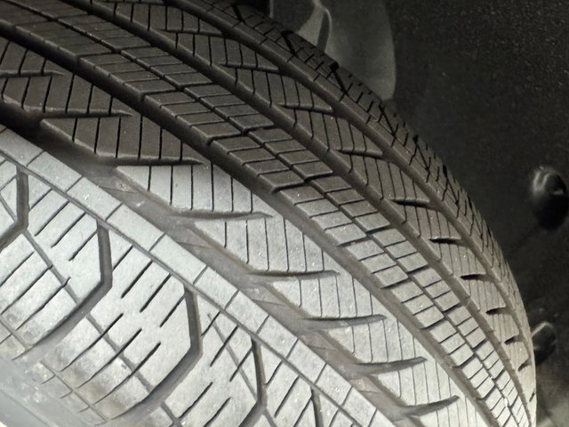 Used 2025 Mercedes-Benz GLB 250 4MATIC image 29