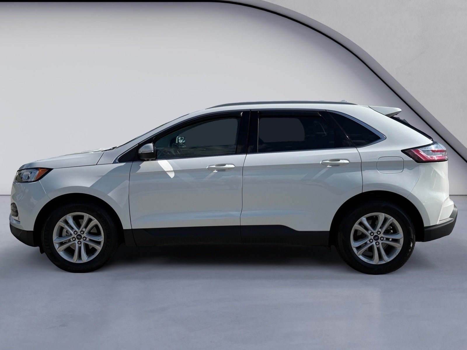 Used 2020 Ford Edge SEL w/ Convenience Package FWD image 2