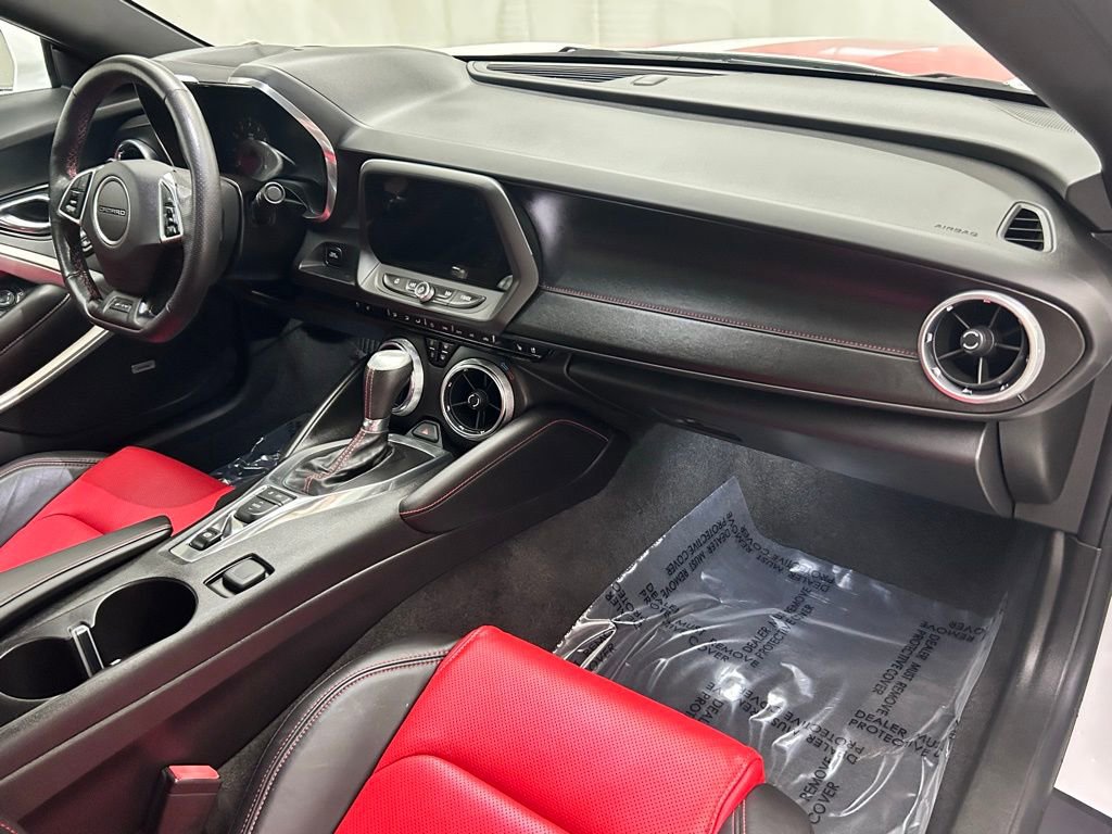 Used 2017 Chevrolet Camaro LT RWD image 16