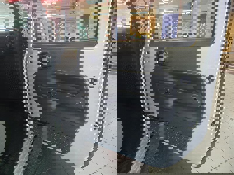 Used 2007 Jeep Wrangler Unlimited Sahara image 12