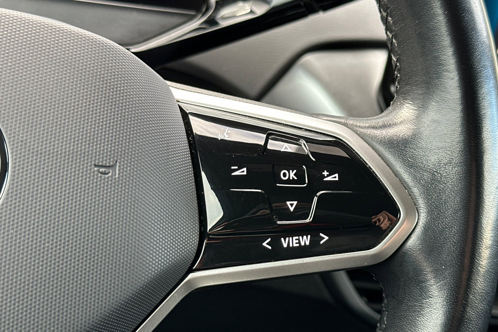 Used 2021 Volkswagen ID.4 Pro w/ ID.4 Protection Package (IPT) image 28