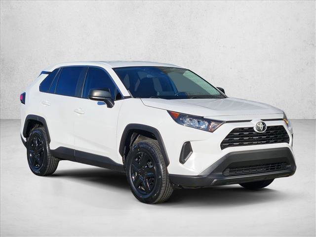 Used 2022 Toyota RAV4 LE image 3