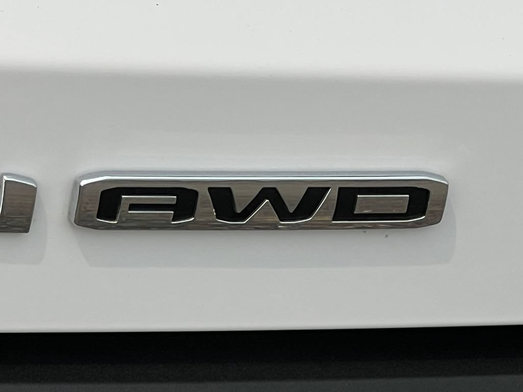 Used 2025 GMC Terrain Elevation w/ Elevation Premium Package AWD/4WD image 10