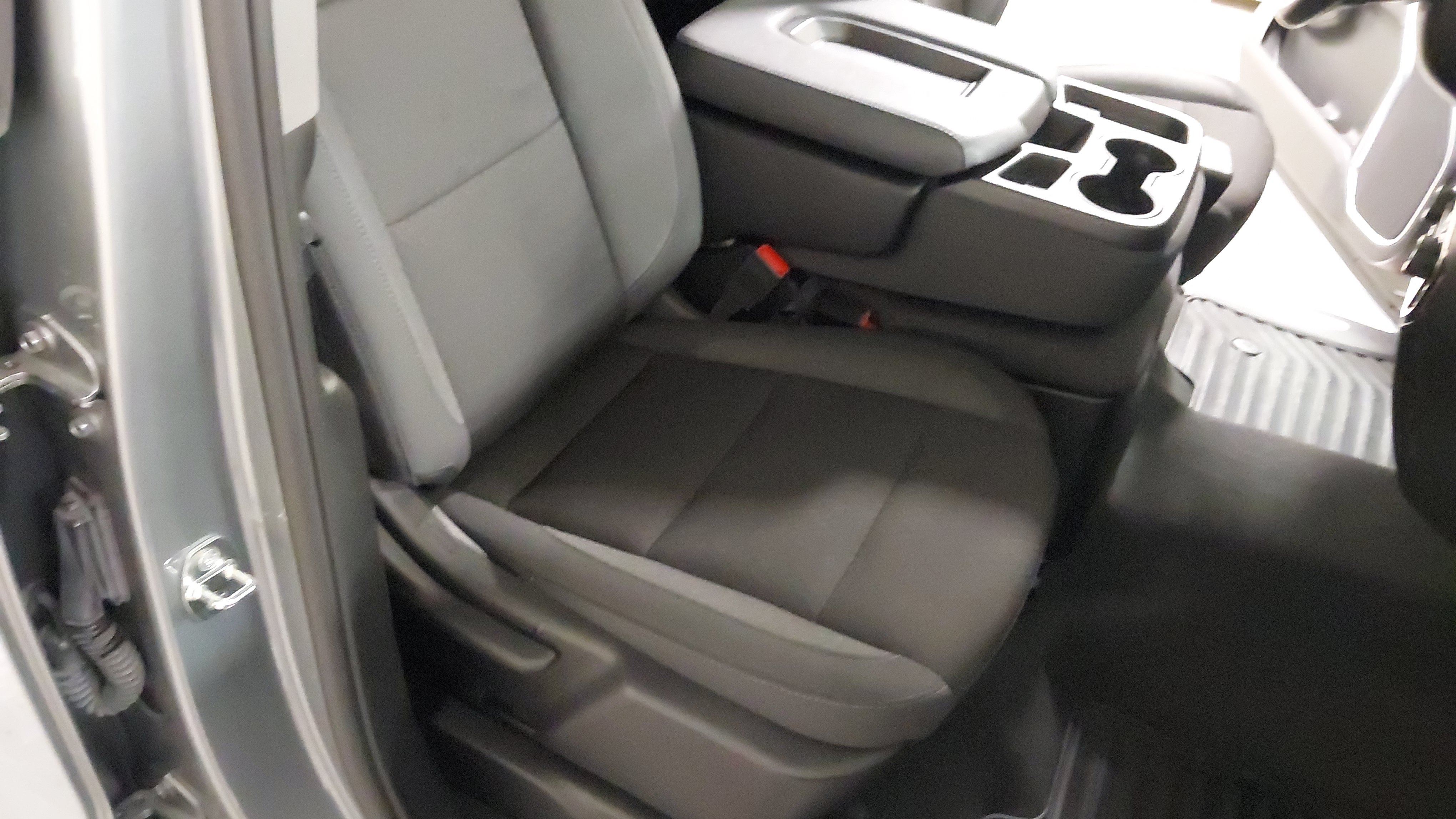 Used 2024 Chevrolet Silverado 1500 LT AWD/4WD image 28