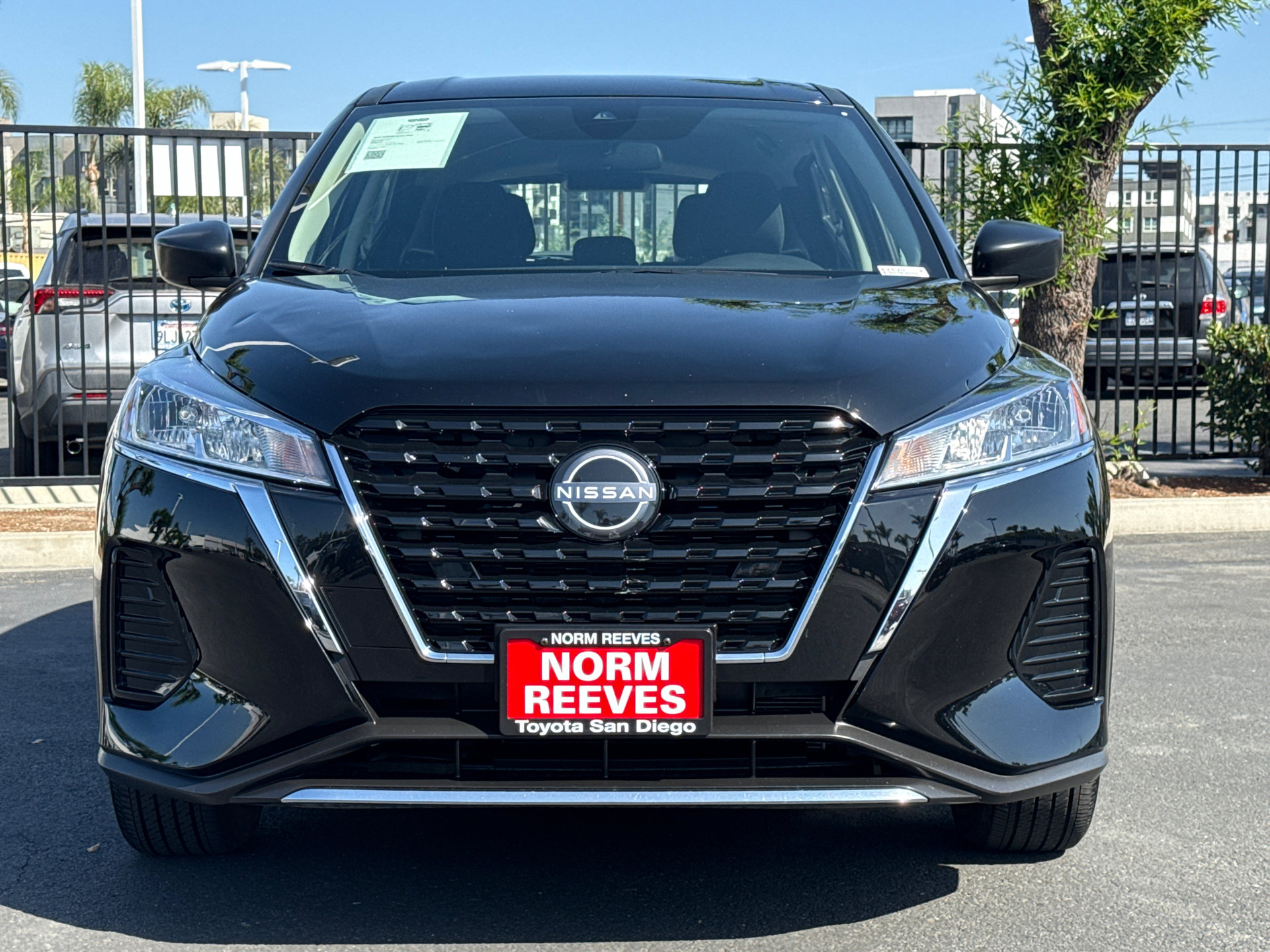 Used 2025 Nissan Kicks Play S FWD image 6