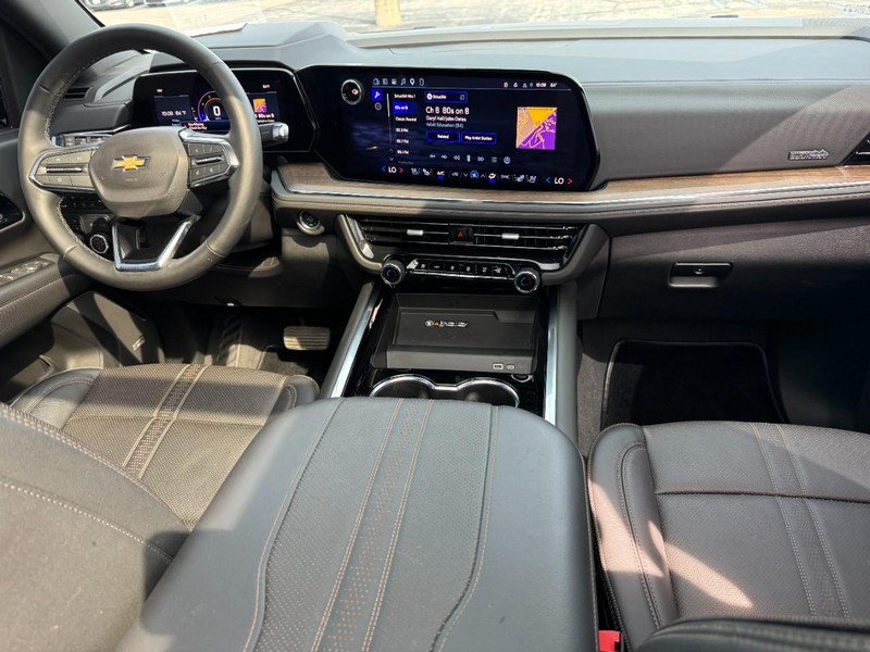 Used 2025 Chevrolet Tahoe High Country AWD/4WD image 11