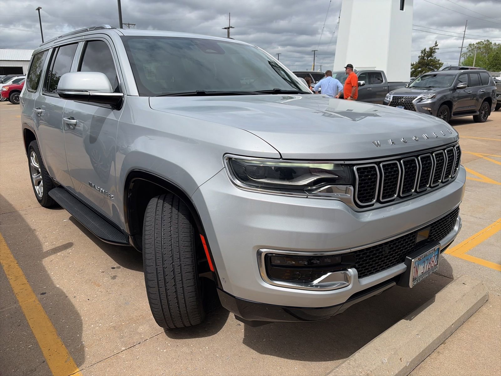 Used 2022 Jeep Wagoneer Series I w/ Premium Group I AWD/4WD image 1