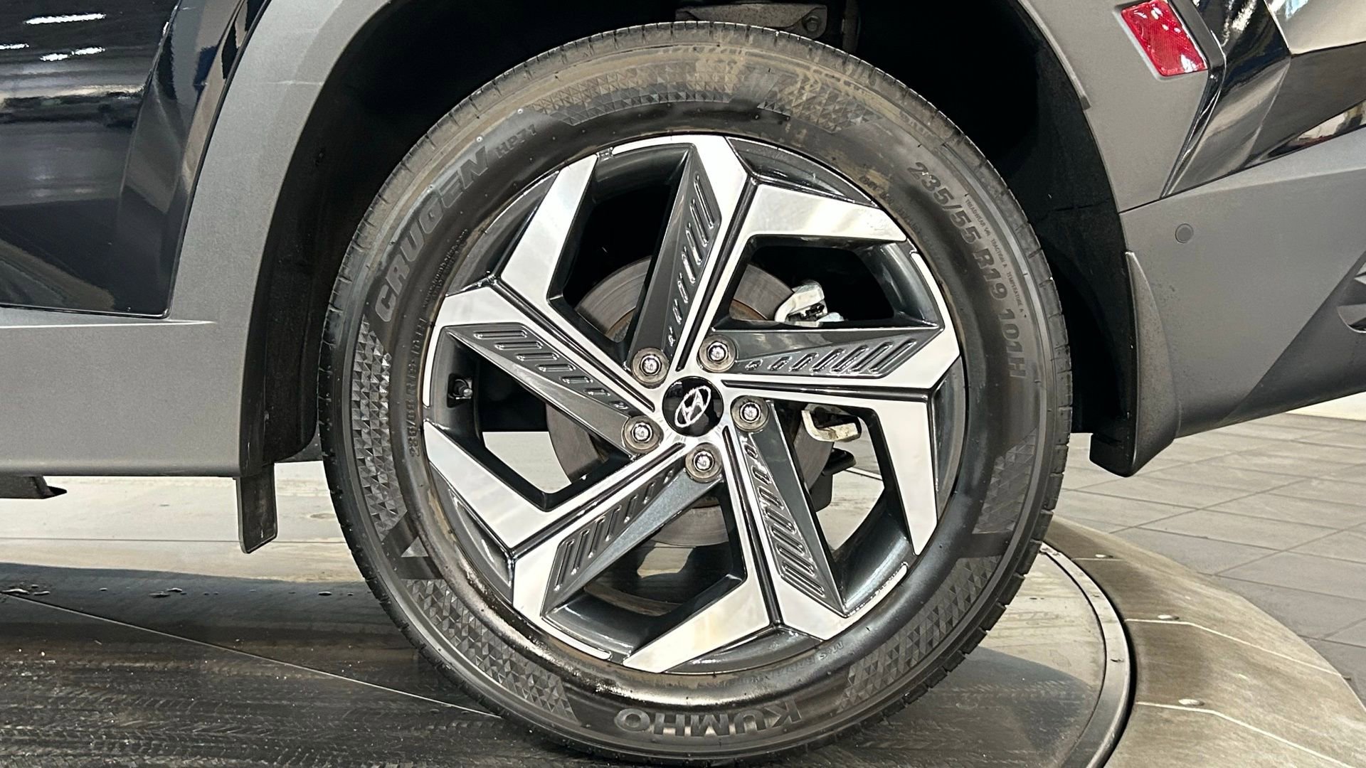 Used 2023 Hyundai Tucson Limited image 25