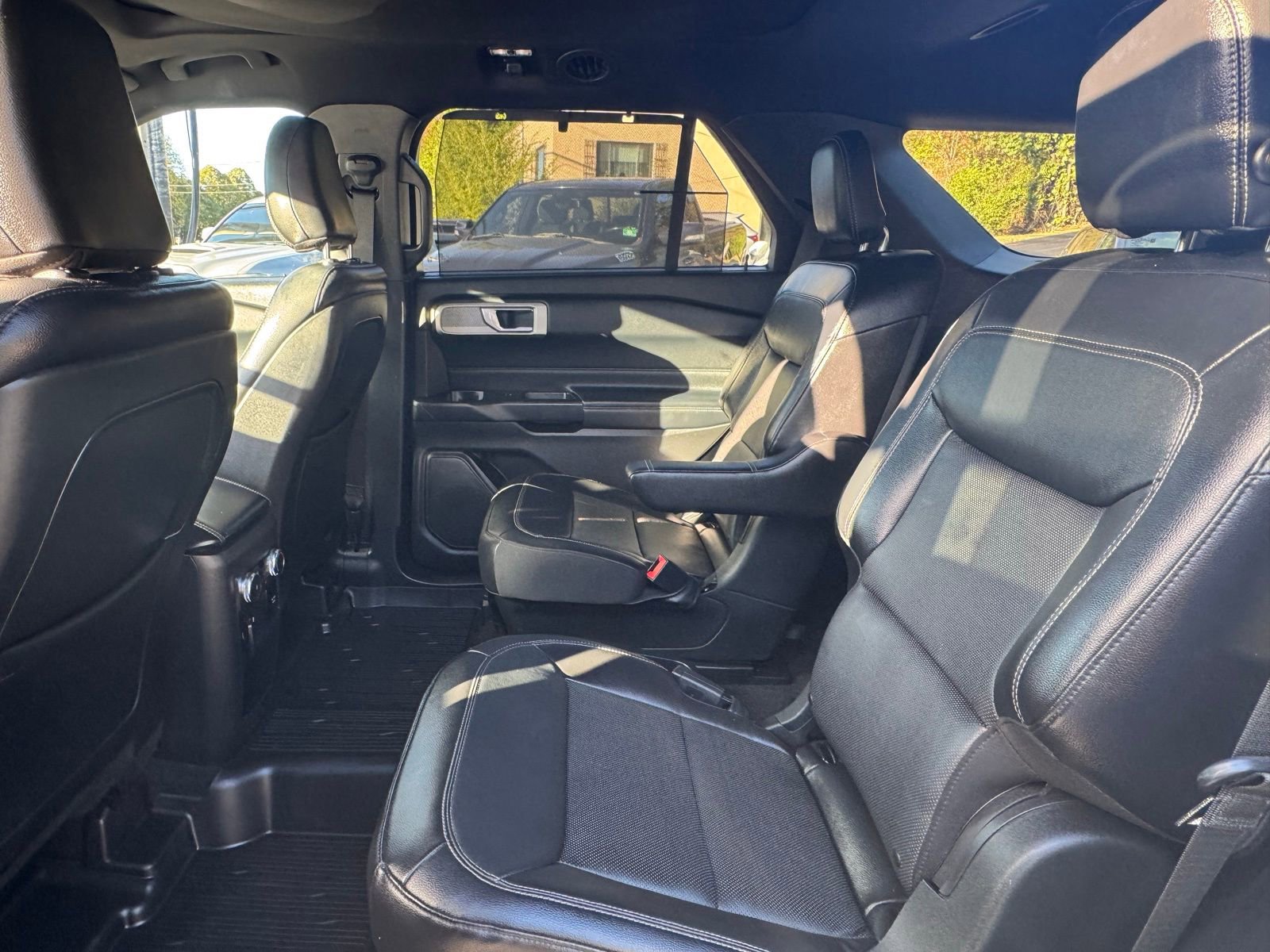 Used 2020 Ford Explorer Limited w/ Class III Trailer Tow Package image 12