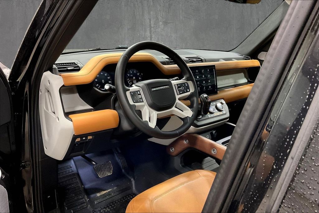 Used 2024 Land Rover Defender 130 S image 17