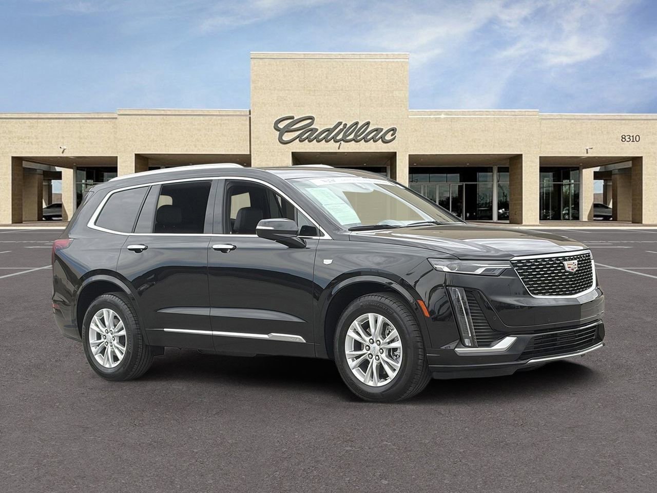 Certified 2025 Cadillac XT6 Luxury FWD image 3